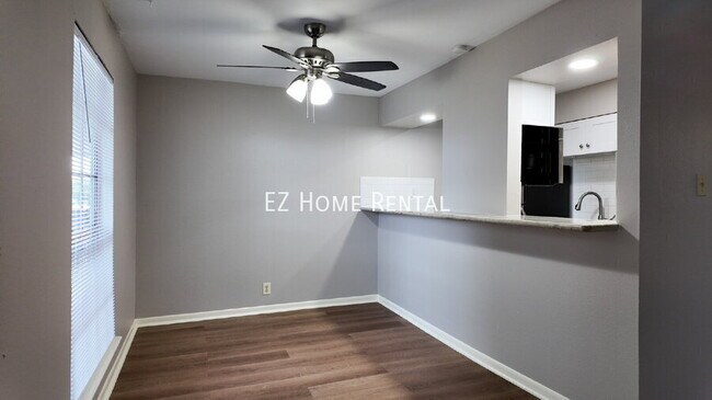 Building Photo - 2102 5th Ave N