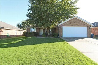 Building Photo - 3907 SW Moline Ave