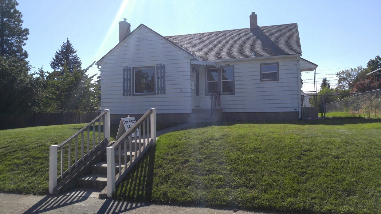Primary Photo - Available soon!! Newly Renovated Shadle Di...