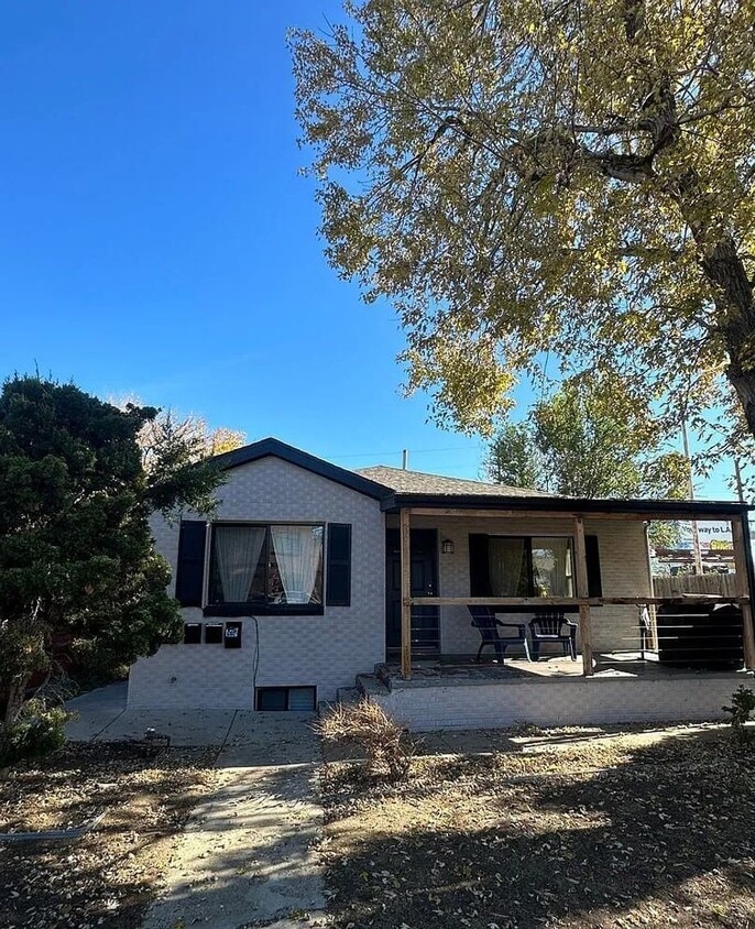 Primary Photo - Live Steps from Sloan’s Lake – Beautiful 2 Bed, 1 Bath Garden-Level Apartment!