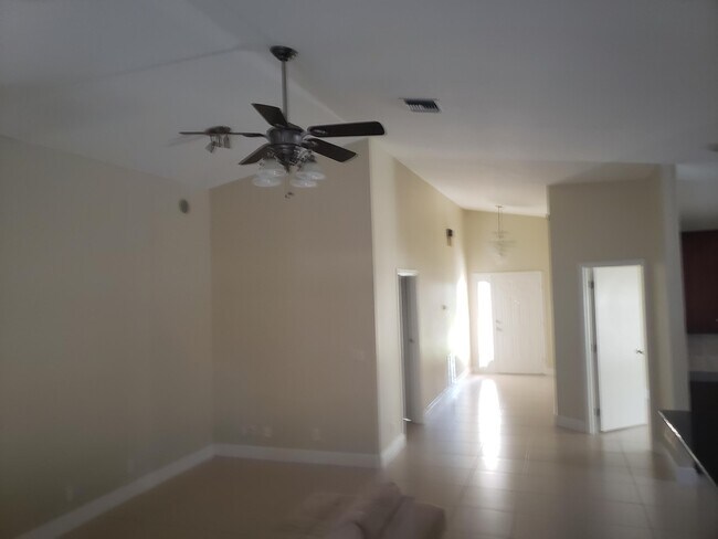 Building Photo - 1448 Waterway Cove Dr