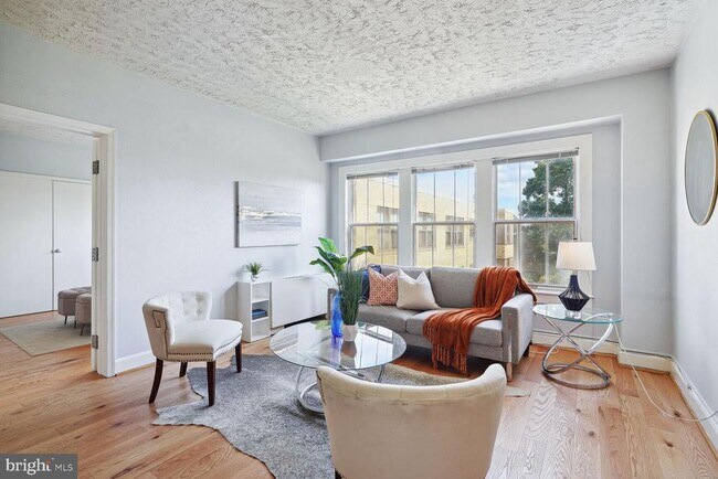 Foto del edificio - 3901 Cathedral Ave NW