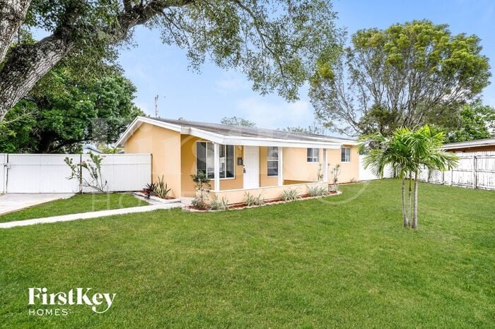 Primary Photo - 3763 SW 17th St