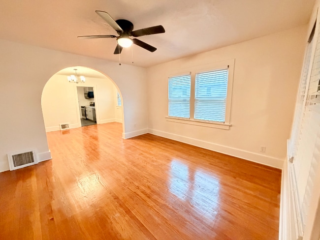 Foto del edificio - 2755 Grandview Ave