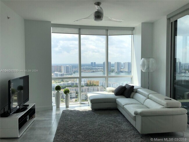 Building Photo - 18201 Collins Ave
