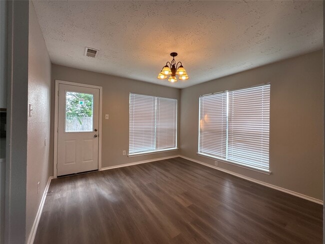 Building Photo - 12303 Glenmeadow Dr