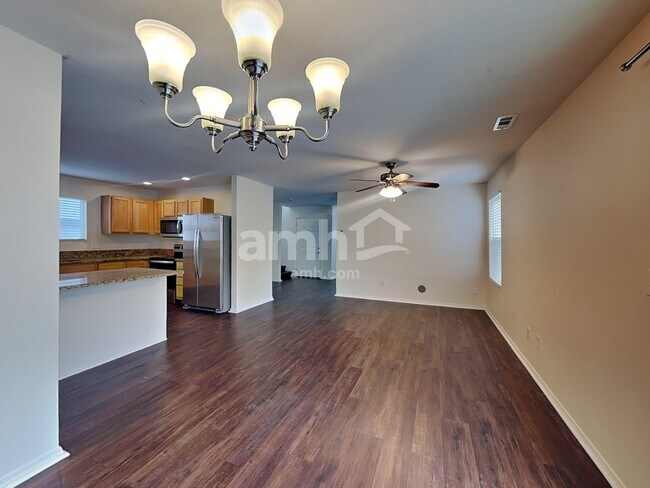Building Photo - 9516 W Portola Dr