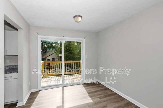 Foto del edificio - 2114 Vandivere Rd