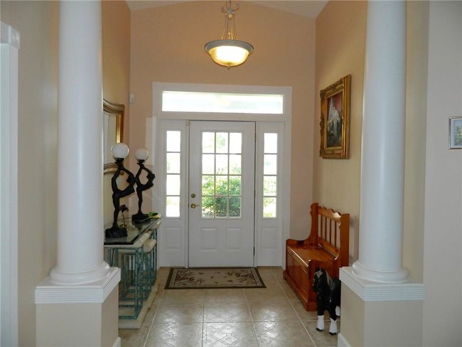 Building Photo - 2664 SW Horseshoe Trail