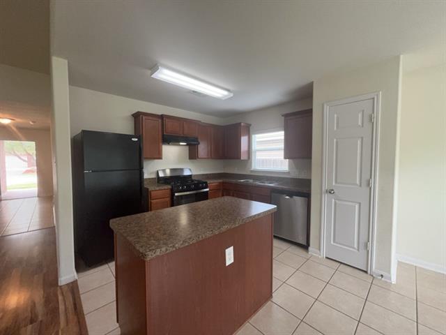 Foto del edificio - 10009 Iron Ridge Dr
