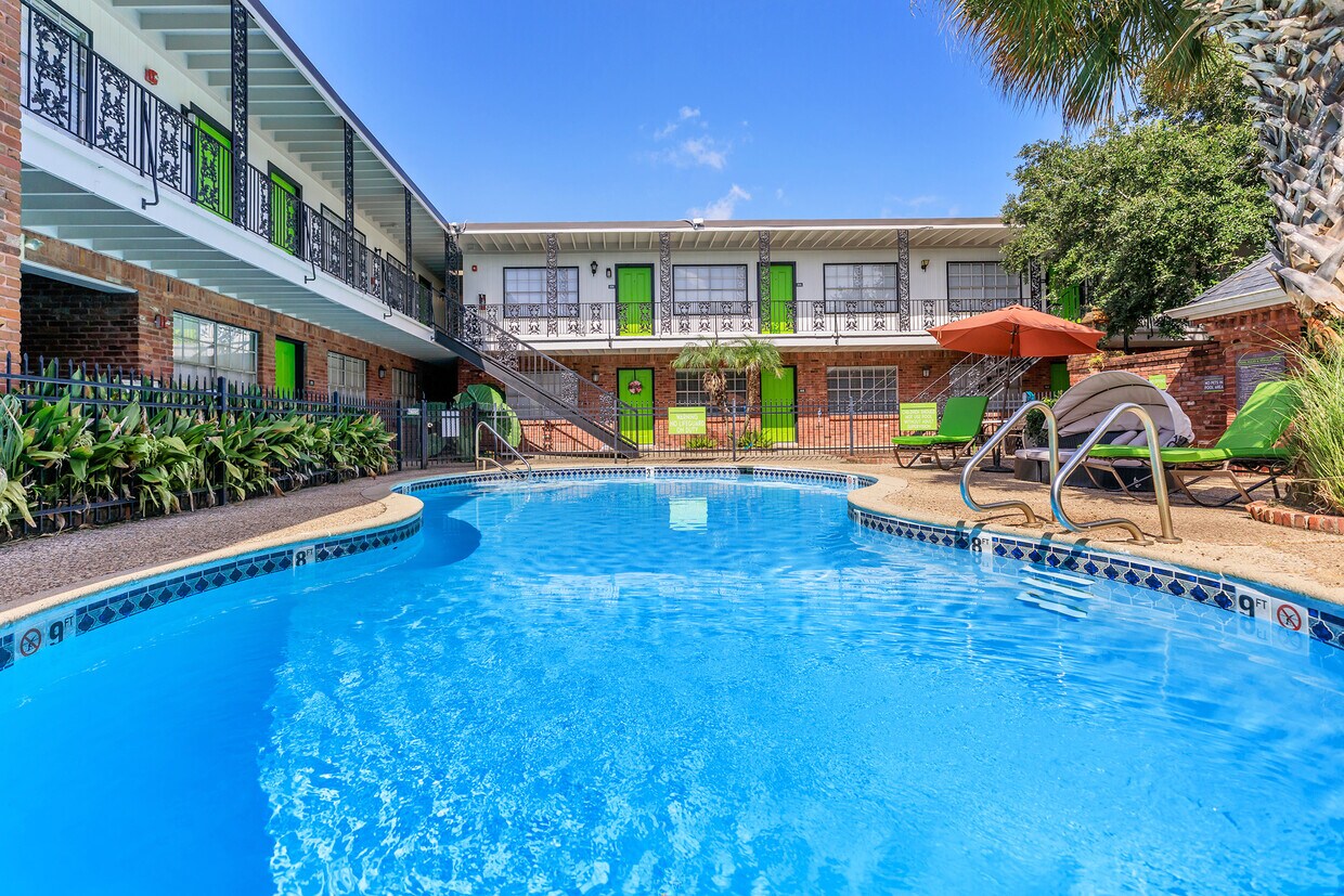 Chateau Lake Terrace Rentals in New Orleans at 1610 Allen Toussaint Blvd New Orleans, LA