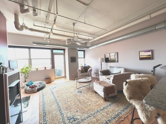 Foto del edificio - 500 S Clinton St