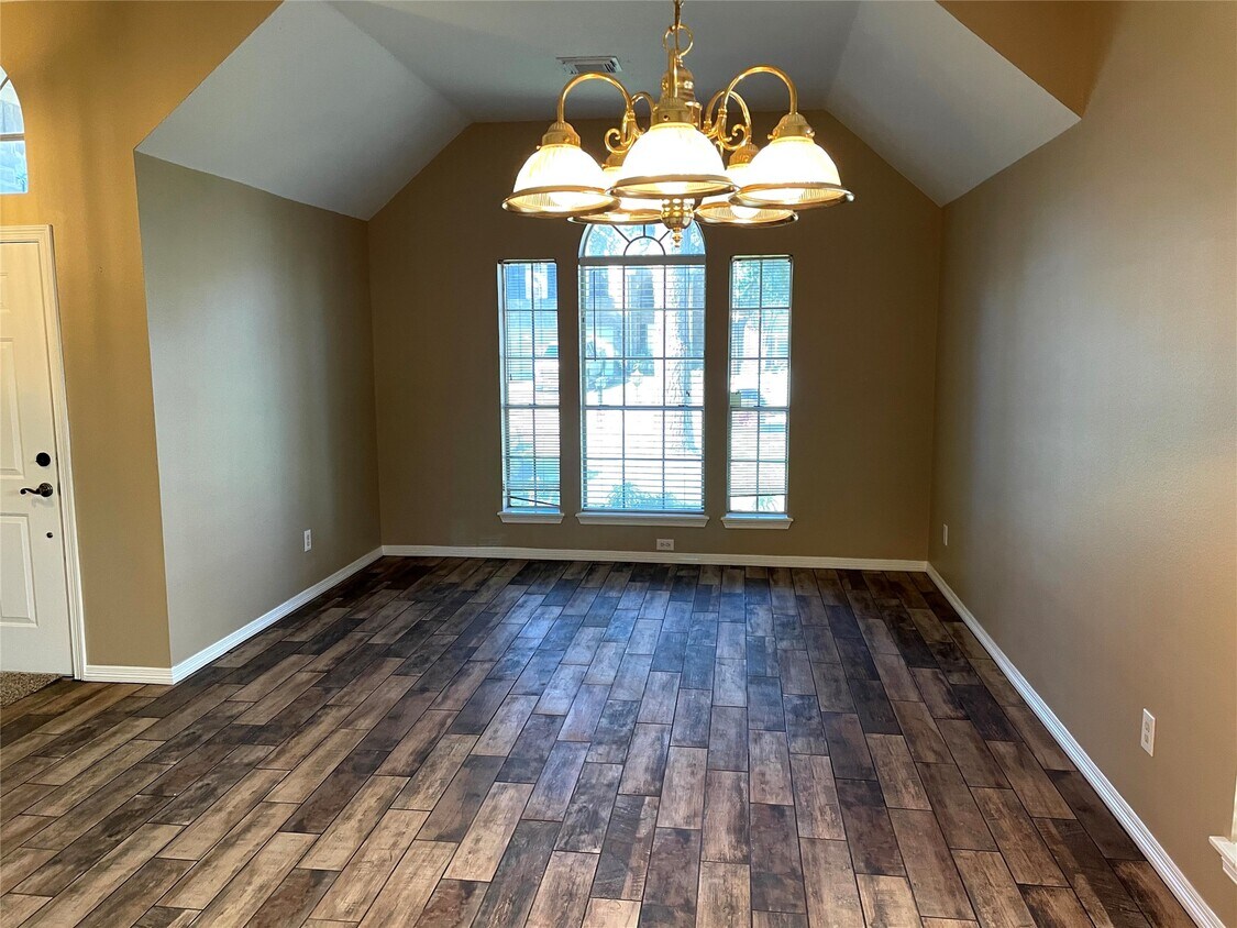 Foto del edificio - 6414 Founding Dr