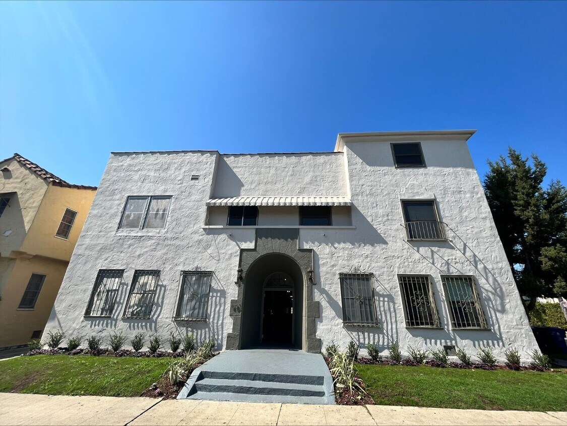 Foto principal - CU2 - 465 N. Curson Ave