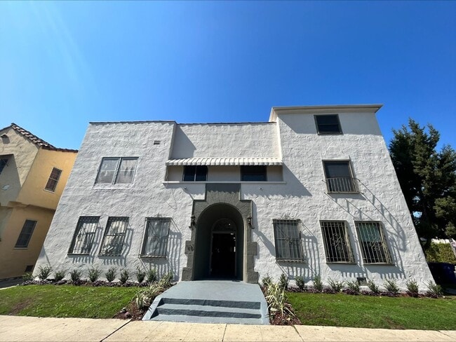 Building Photo - CU2 - 465 N. Curson Ave