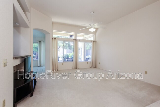 Foto del edificio - 13441 W Caraway Dr