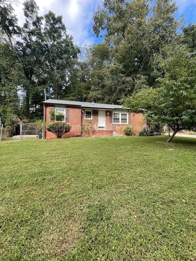 Primary Photo - 2398 Swallow Cir SE