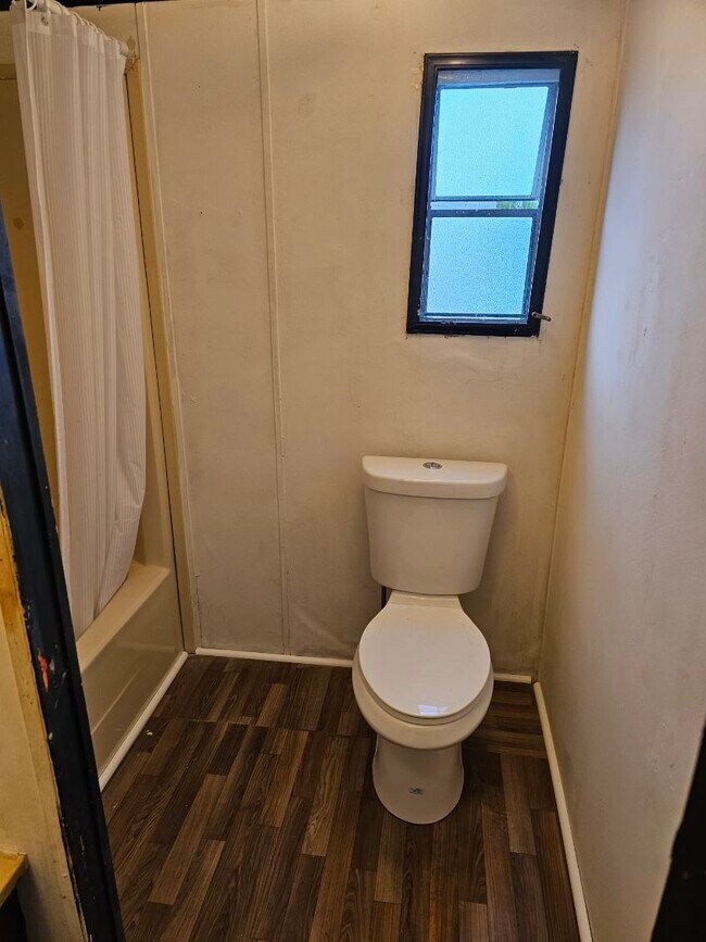 Foto del edificio - 15483 Lime Dr