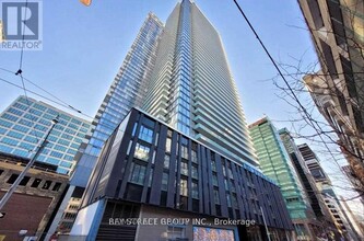 Building Photo - 25 Richmond St E