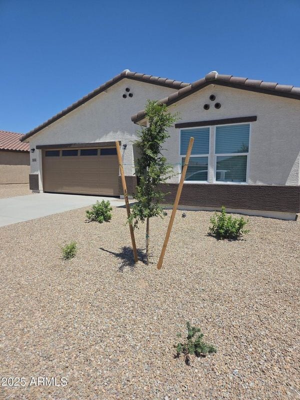 Building Photo - 1634 W Posada St