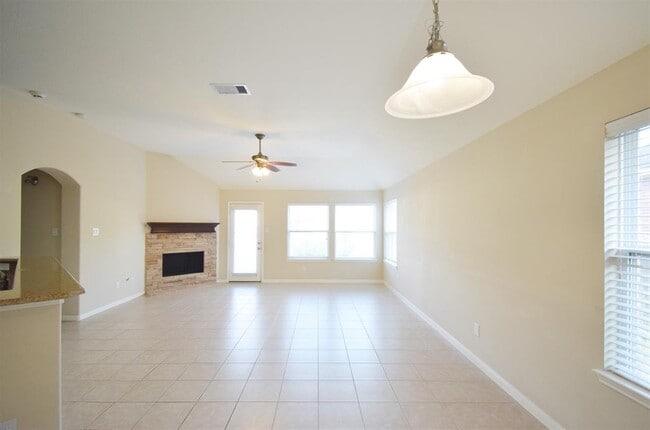 Building Photo - 2420 Quiet Arbor Ln