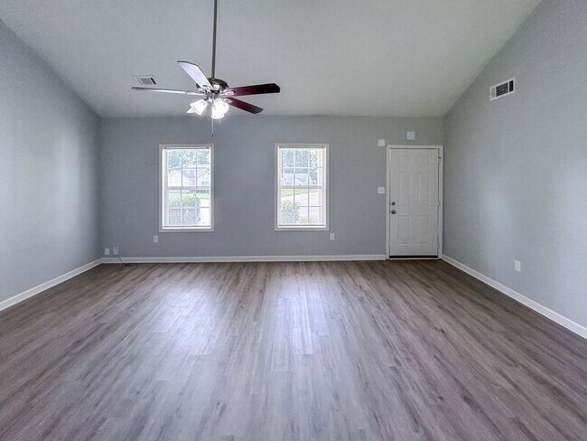 Foto del edificio - 242 Bridgeport Ln