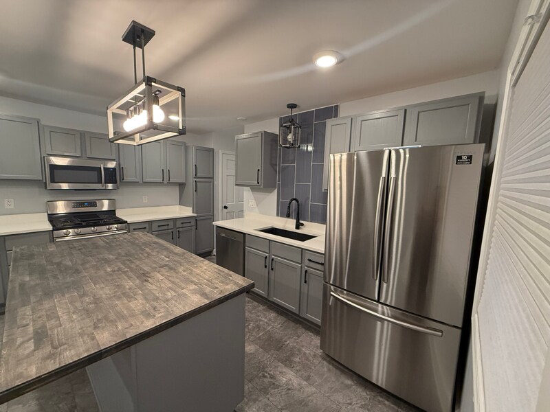 Foto principal - 3301 Johnson St NE