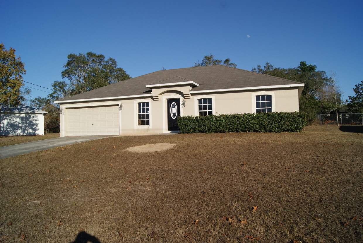 Foto principal - 4 Bedroom, 2 Bathroom, 2 Car Garage Home. ...