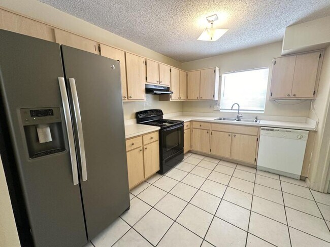 Foto del edificio - 6332 Florida Ave