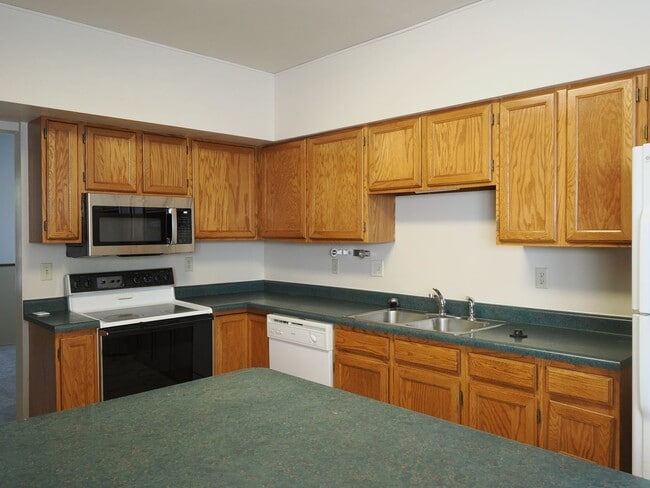Foto del edificio - 3 Bdrm, 2.5 Bath Home off of Powers!