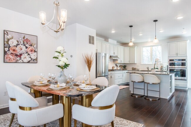 Comedor - 33 Landmark Ln