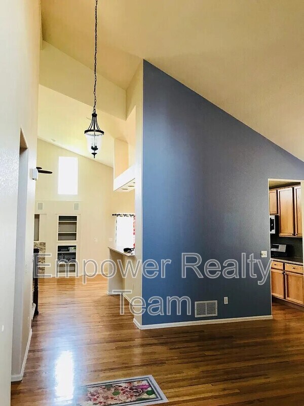 Building Photo - 16055 Butterwort Cir