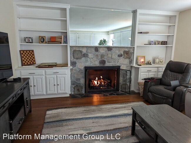 Foto del edificio - 3 br, 3 bath House - 340 Albany Shaker Road