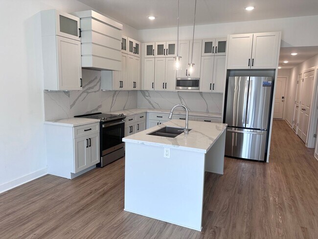 Foto del edificio - 4 Bed | 3 Bath | 1 Car Garage Duplex in Kansas City