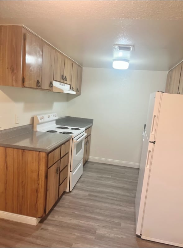 Building Photo - 1750 Karen Ave