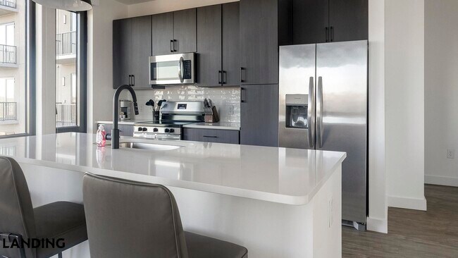 Building Photo - 1007 S Mint St