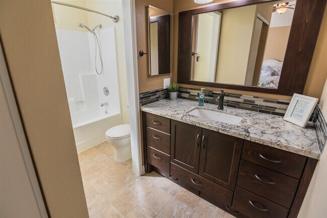 Building Photo - For rent in Granite Hills EC | 3BR 3BA with Garage
