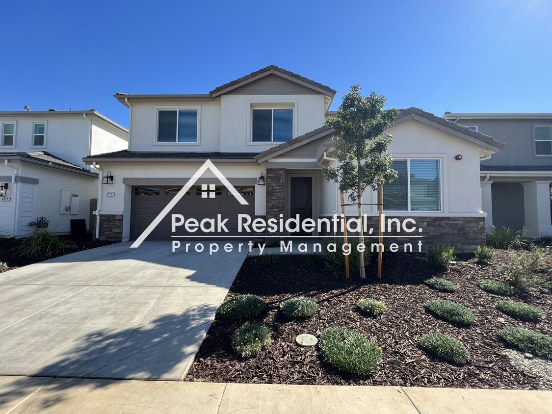 Foto principal - Beautiful Brand New Elk Grove 4bd/2.5ba Ho...