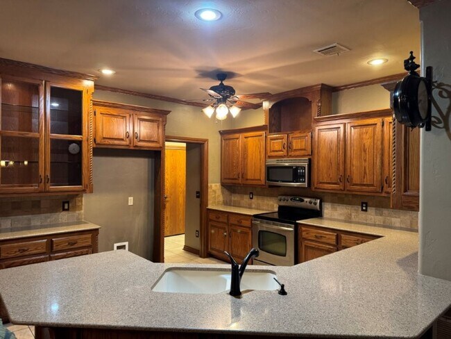Foto del edificio - Stunning 3 bed in immaculate community, NO...