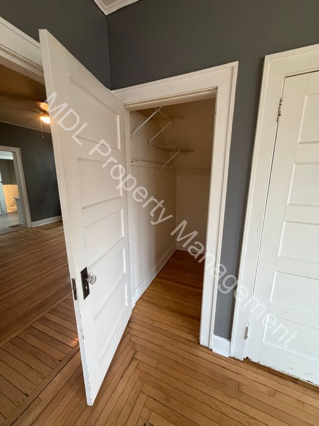 Building Photo - Spacious 2 bedroom Duplex!!!