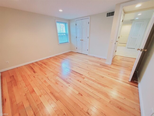 Building Photo - 1 br, 1 bath Condo - 302 Hamilton Ave # 1STFL
