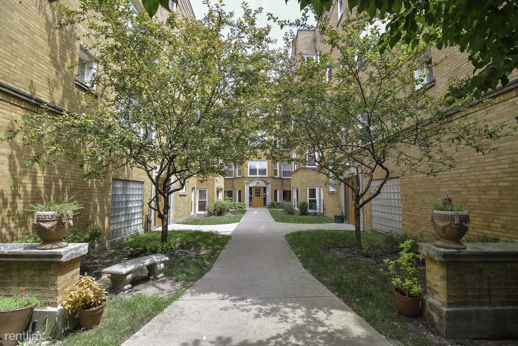 Primary Photo - 4915 N Avers Ave