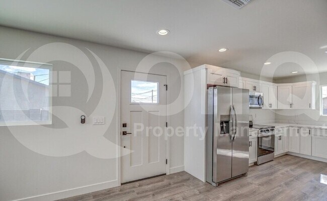 Building Photo - 1315 W Cocopah St