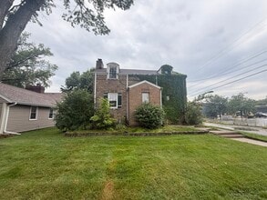 Building Photo - 9510 Campbell Ave