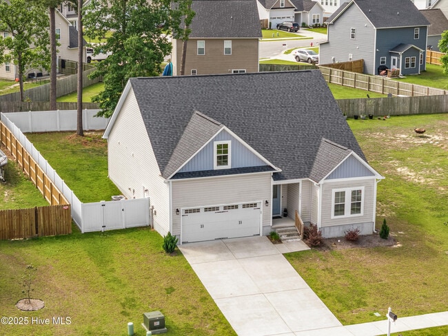 Building Photo - 151 Broadleaf Dr
