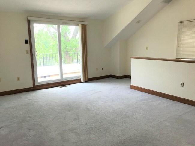 Building Photo - 224 Park St