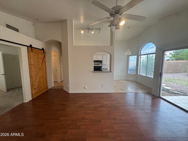Foto del edificio - 7187 S Parkside Dr