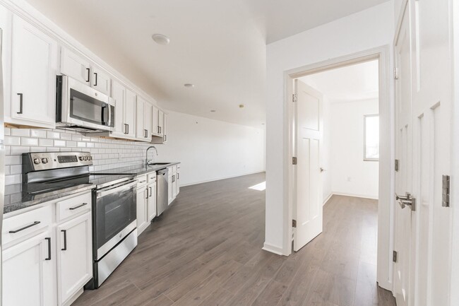 Interior Photo - Lilac Pointe