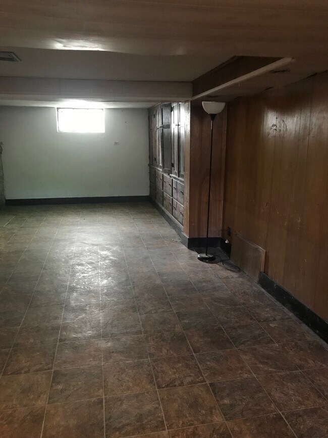 Foto del edificio - 605 W Hovey Ave