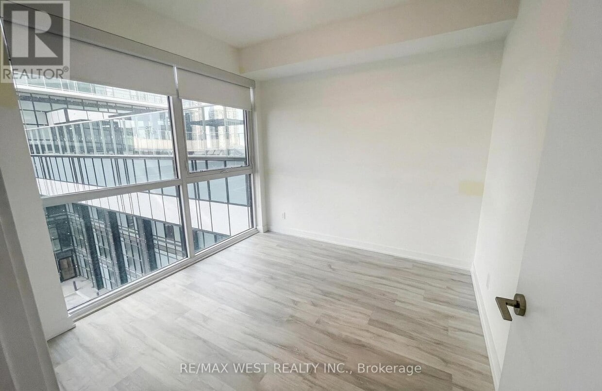 Building Photo - 251 Manitoba St